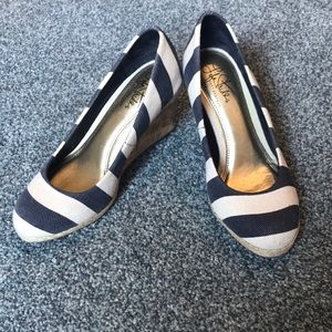 Life Stride Wedge Shoes